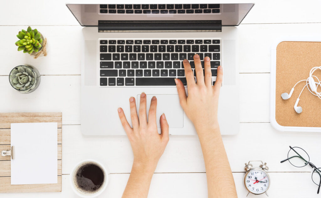 STRATEGIE PERSONNALISATION SOCIAL MEDIA MARKETING PARTENAIRE CONTENU BOOSTER AUDIENCE VISIBILITE WEB SEO FIDELISER OPTIMISER VITRINE DIGITAL COMMUNAUTÉ​